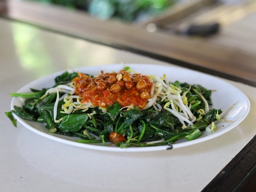Plecing Kangkung - Frisian Flag